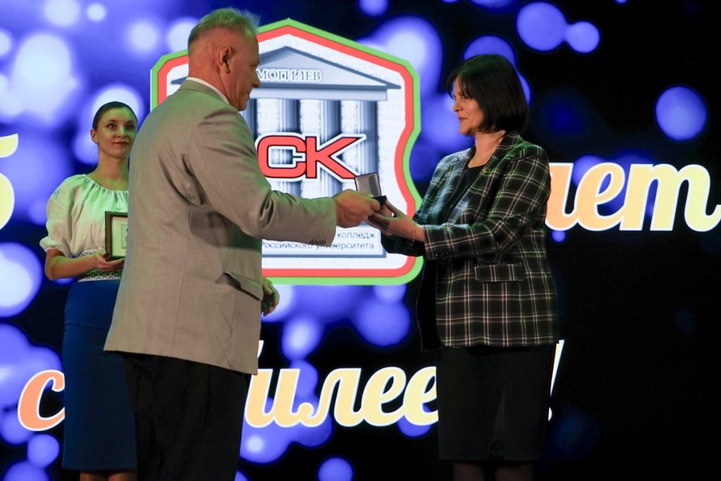 h615a22zqf5v0guzluqz4uqqpjb8959c