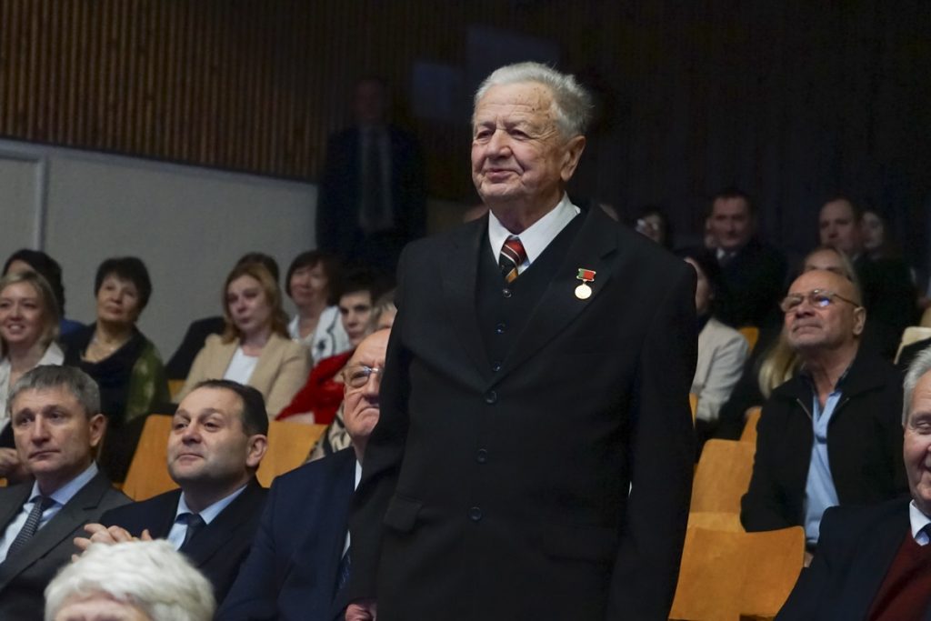 rb0iw7np24x2ckkuk3gilu9fs9iui4mf